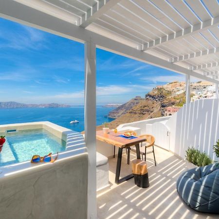 Iriana Suites Firá Buitenkant foto