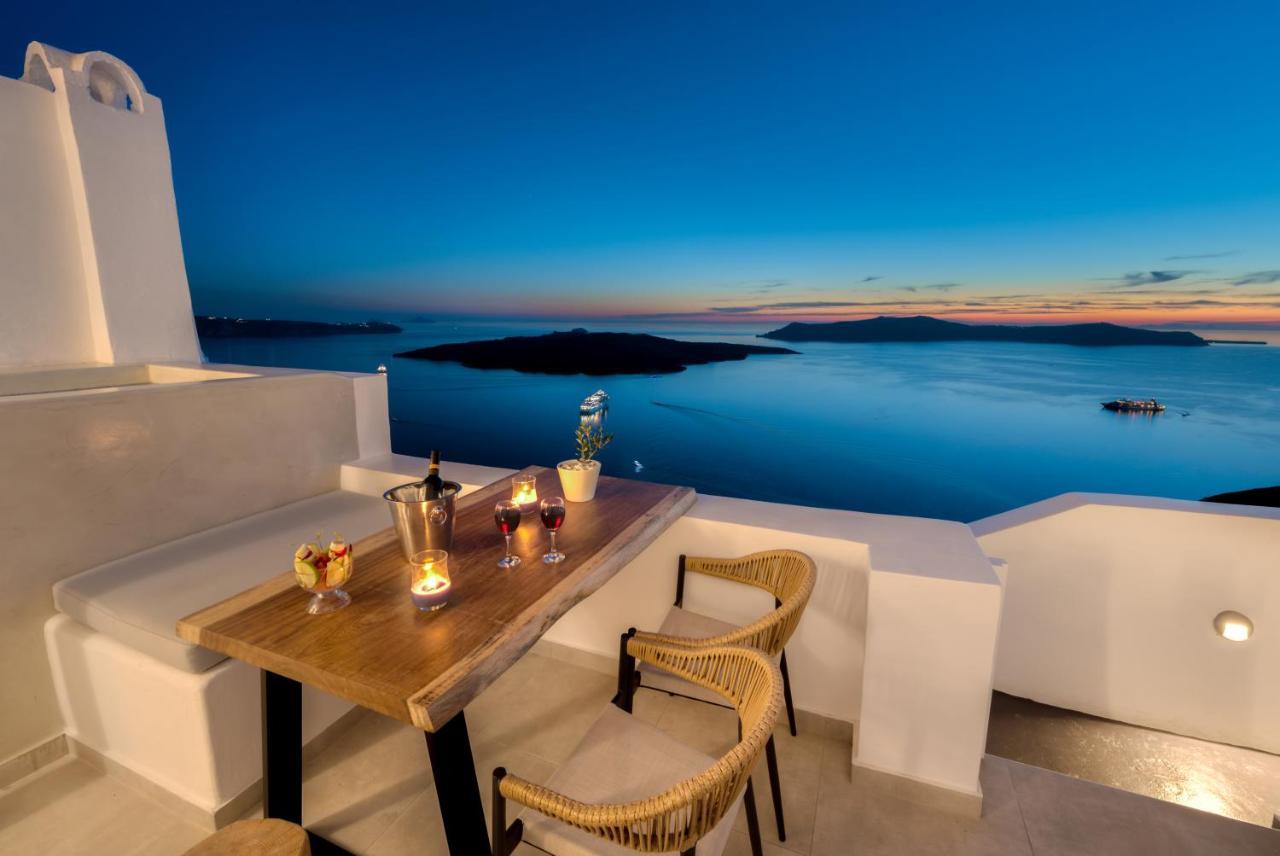 Iriana Suites Firá Buitenkant foto