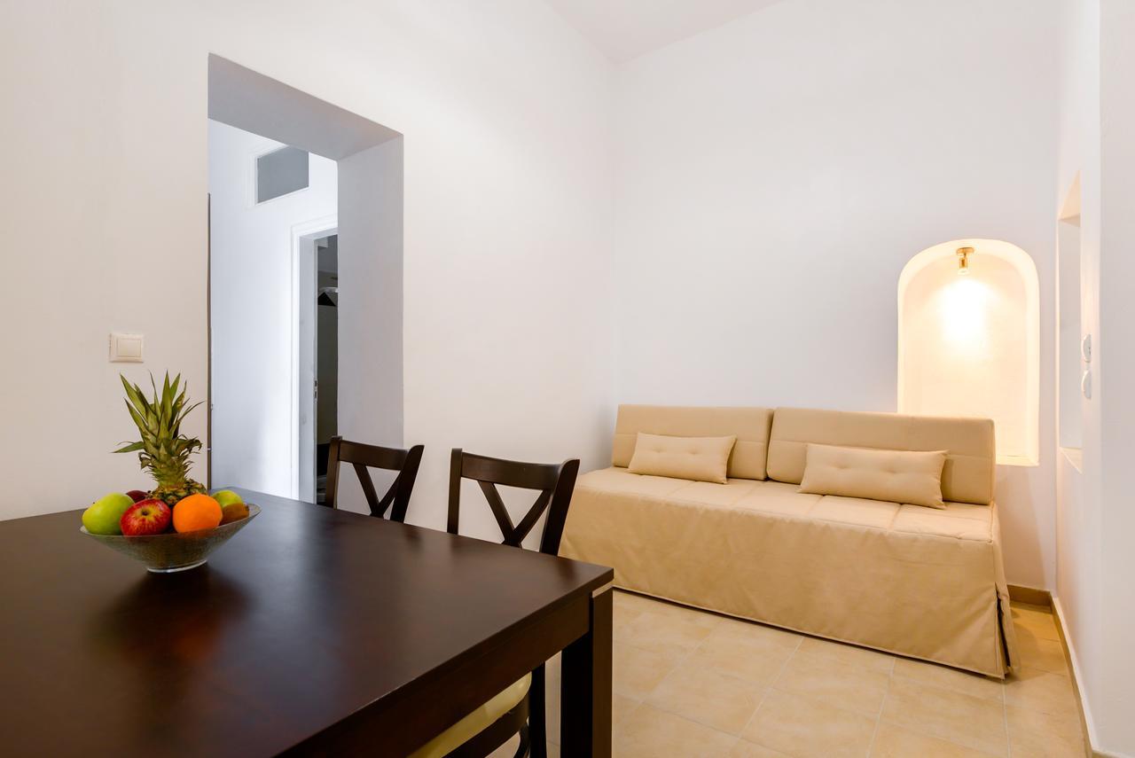 Iriana Suites Firá Buitenkant foto