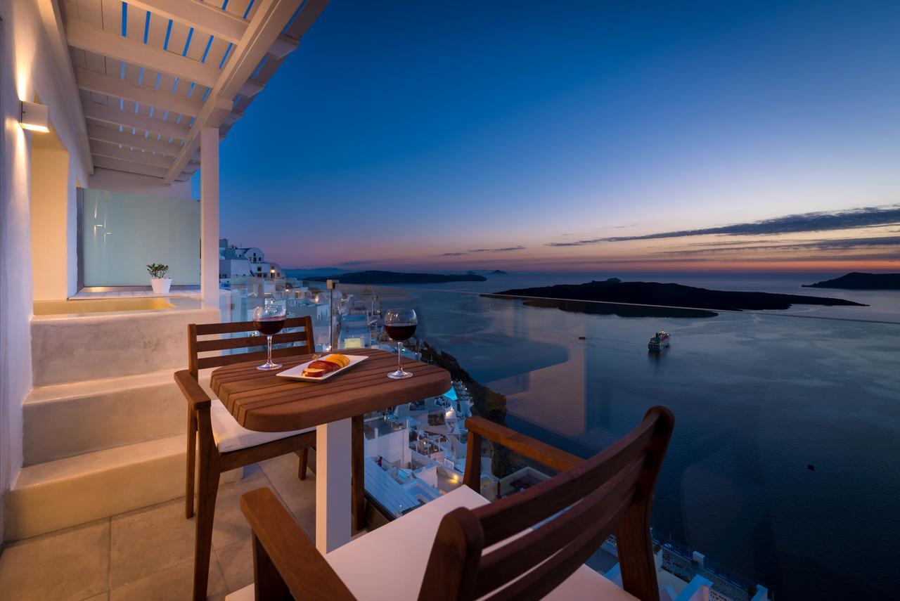 Iriana Suites Firá Buitenkant foto