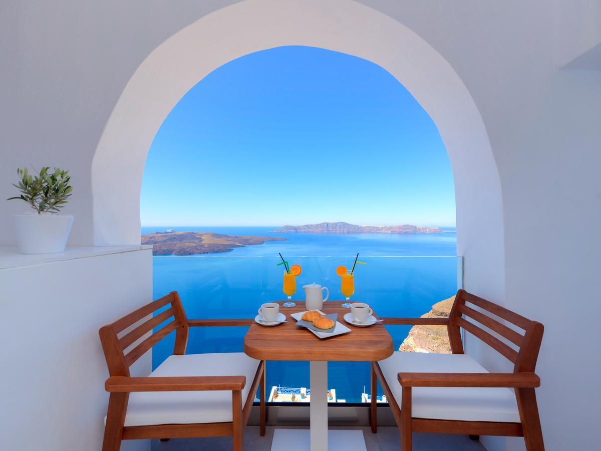 Iriana Suites Firá Buitenkant foto