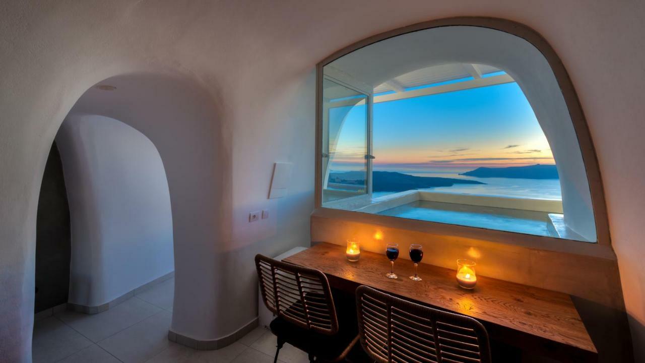 Iriana Suites Firá Buitenkant foto