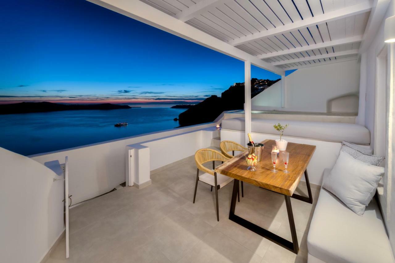 Iriana Suites Firá Buitenkant foto