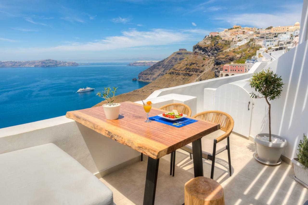 Iriana Suites Firá Buitenkant foto