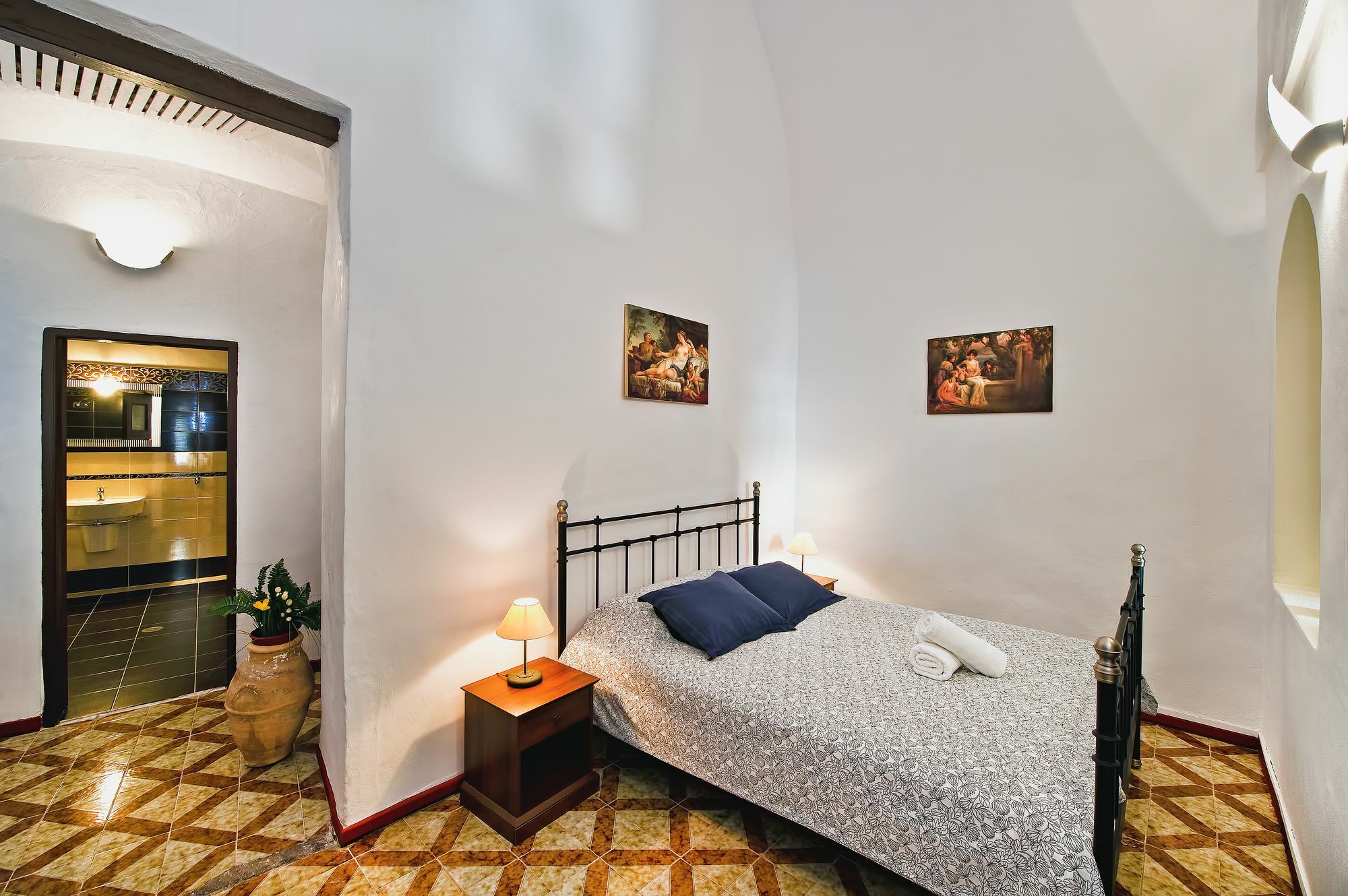 Iriana Suites Firá Buitenkant foto